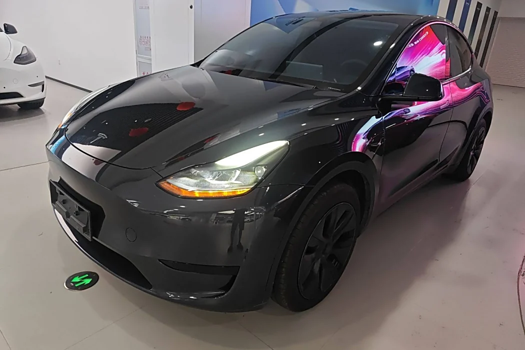 Tesla Model Y 2024 rear-wheel drive version