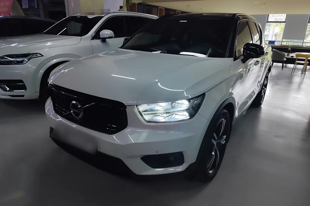 Volvo XC40 2020 T4 four-wheel drive Zhiyuan Sports Edition