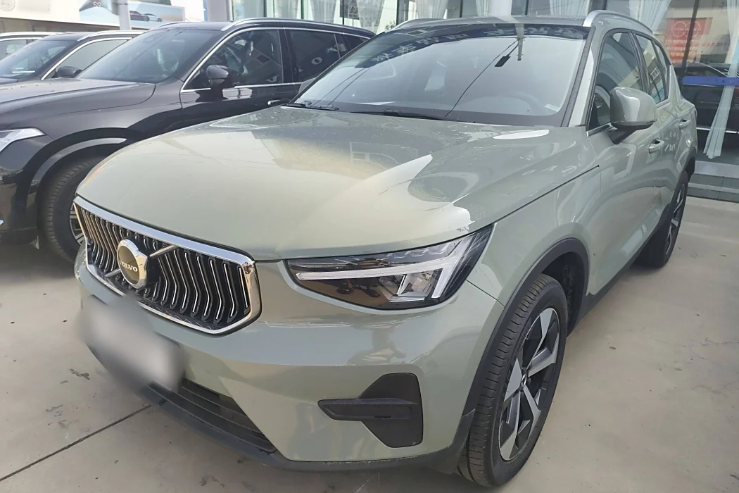 Volvo XC40 2025 B4 four-wheel drive Zhiyuan Deluxe Edition