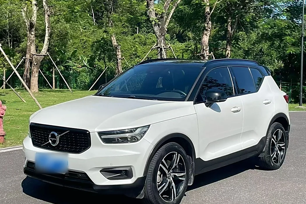 Volvo XC40 2020 T4 four-wheel drive Zhiyuan Sports Edition
