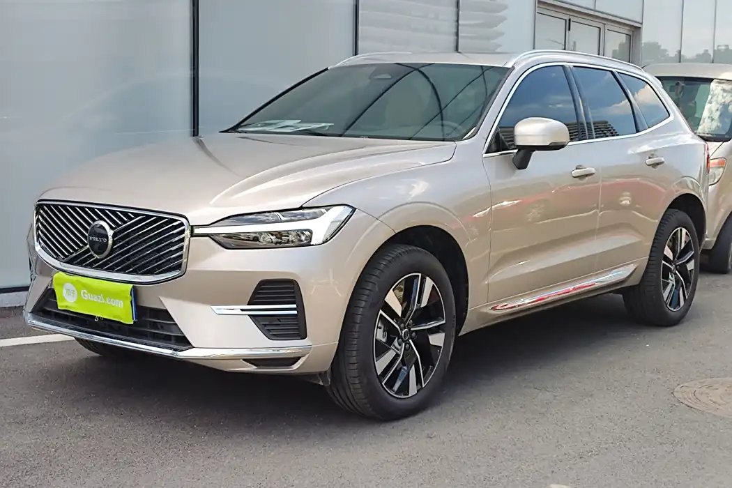 Volvo XC60 2026 B5 four-wheel drive Zhiyuan Deluxe Edition