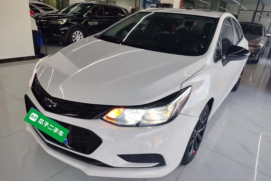 Chevrolet Cruze 2018 320 Automatic Pioneer Sunroof Version