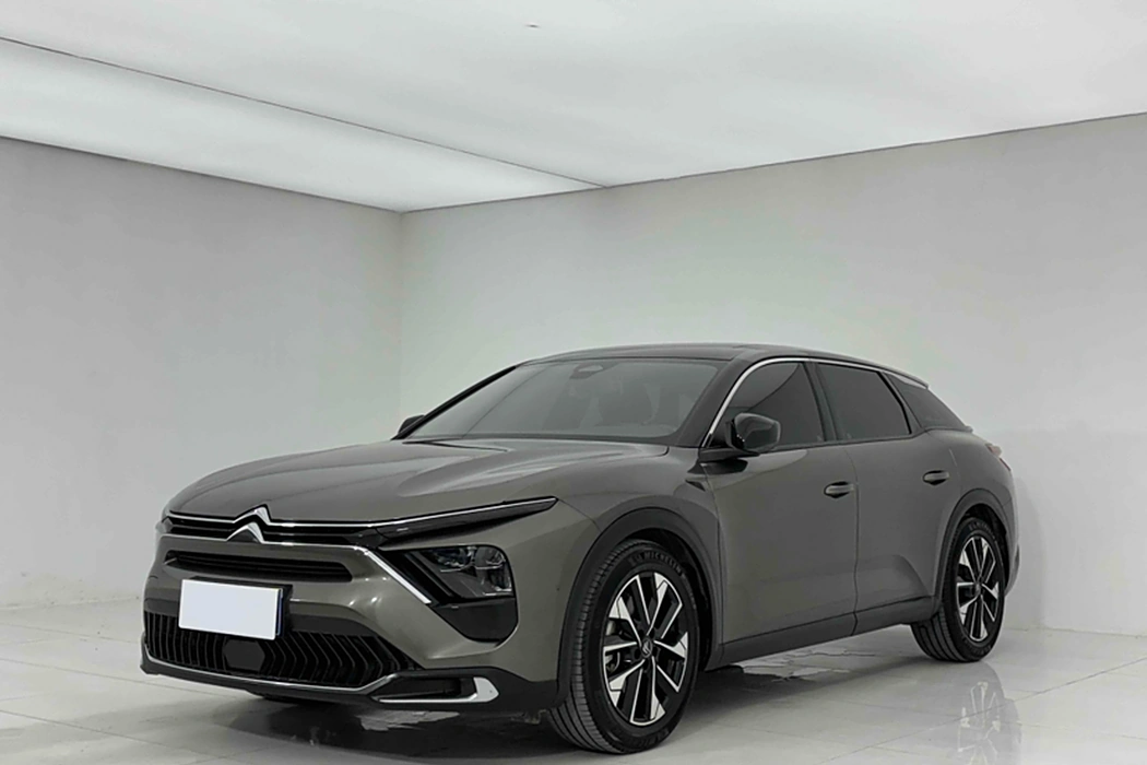 Citroen Versailles C5 X 2022 model 1.6T enjoy the extraordinary Year of the Tiger Opening Red Version
