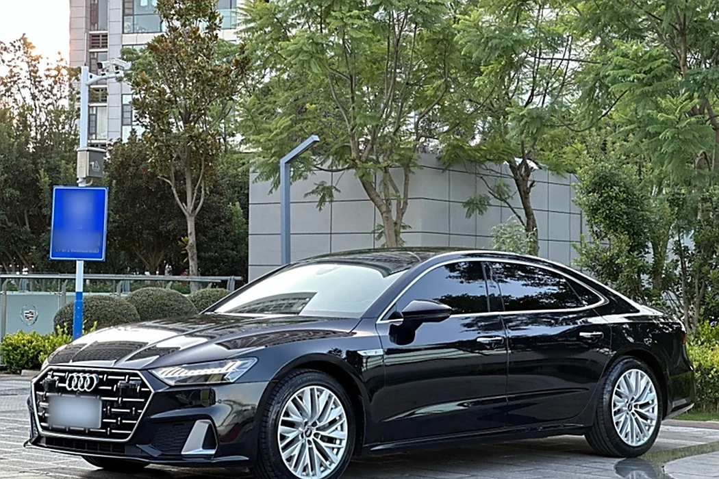 Audi A7L 2022 model 45 TFSI S-line dream new version
