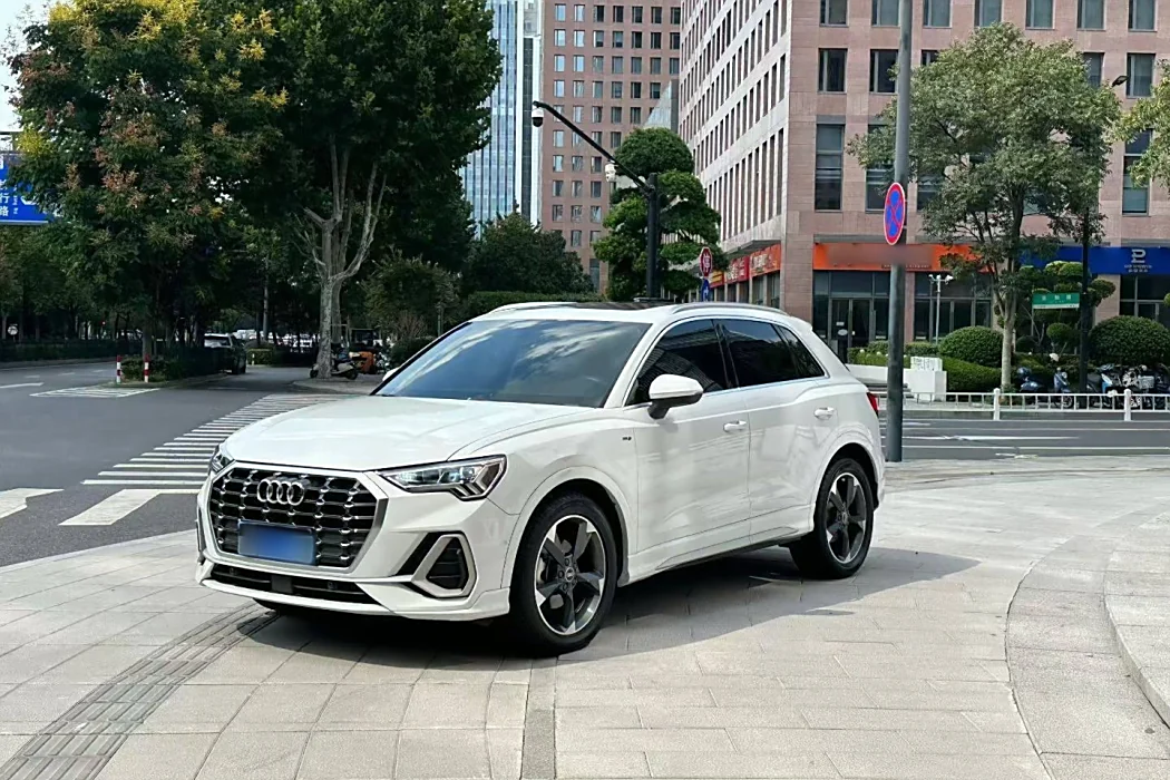Audi Q3 2022 35 TFSI Stylish Dynamic