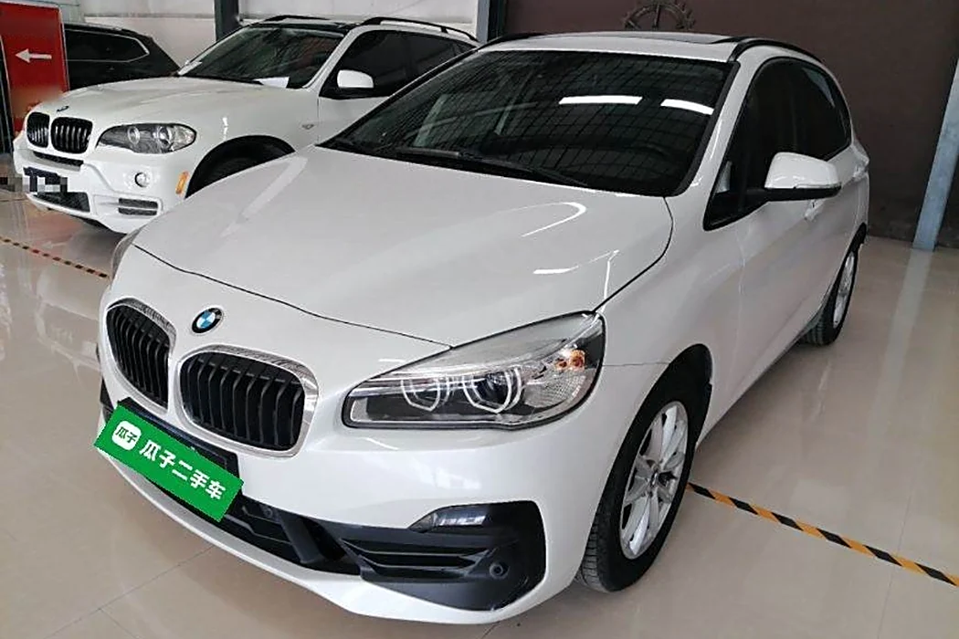 BMW 2 Series Wagon 2018 218i Style