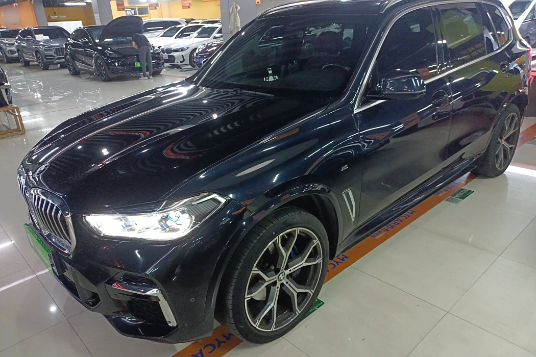 BMW X5 2022 xDrive 40Li M Sport Package