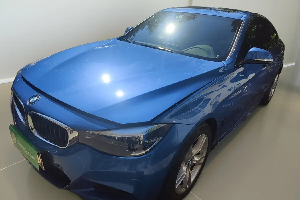 BMW 3 Series GT 2019 320i M sports suit