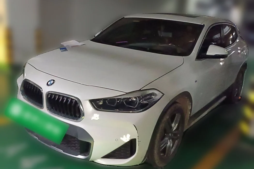 BMW X2 2021 sDrive25i leading M off-road set