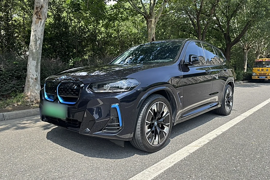 BMW iX3 2022 Genesis