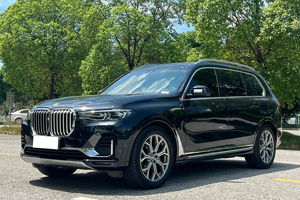 BMW X7 2022 xDrive40i Leading Luxury Package