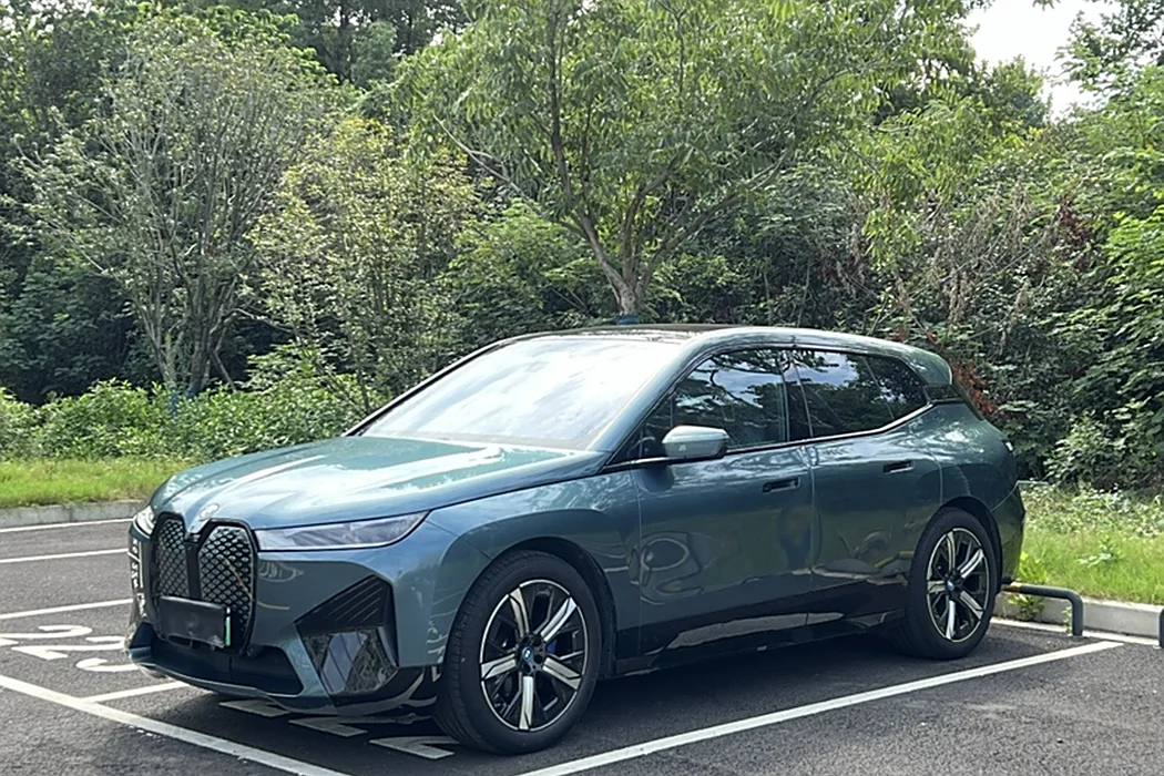BMW iX 2022 xDrive40