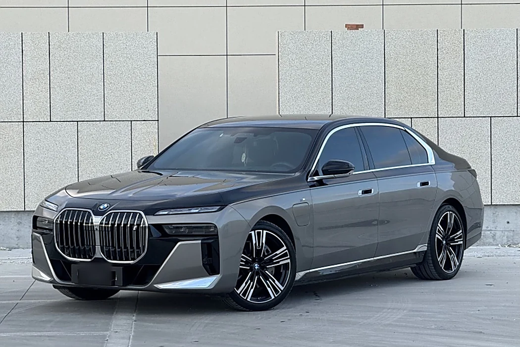 BMW i7 2023 eDrive50L Exclusive M Sports Suit