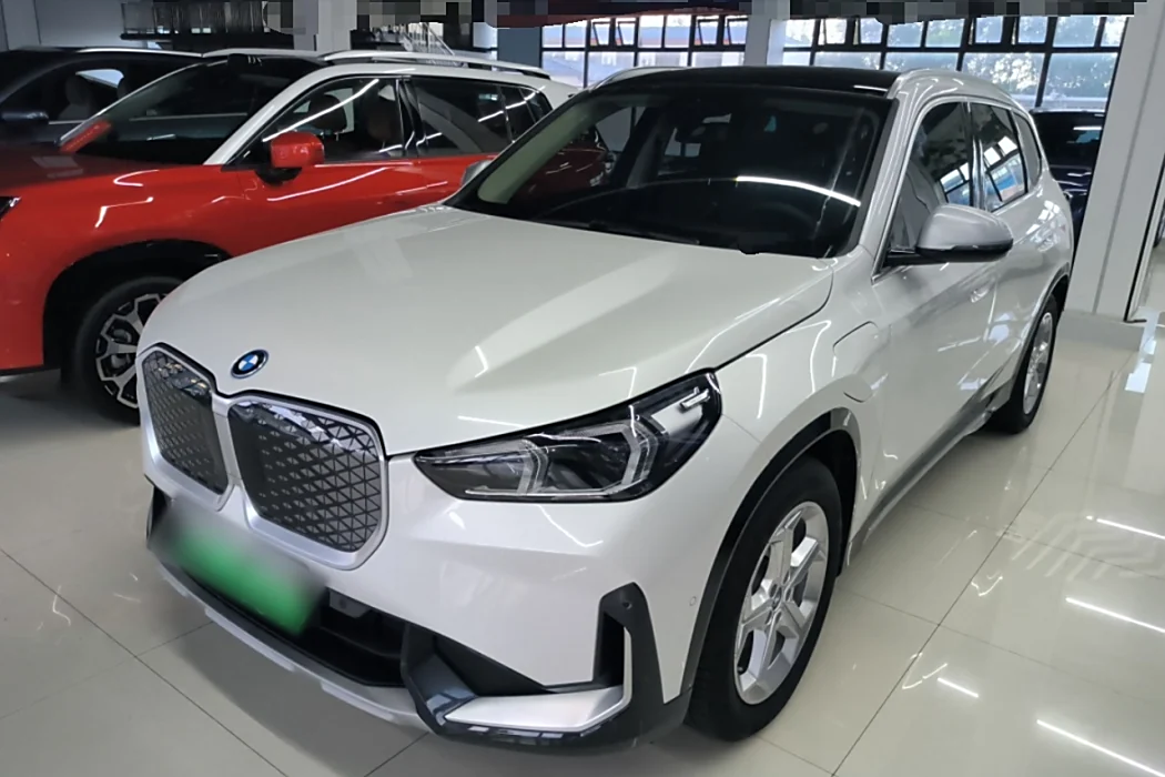 BMW iX1 2023 eDrive25L X design set