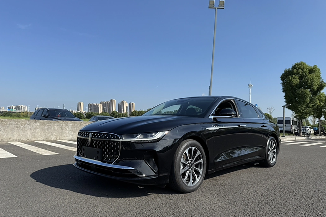 Lincoln Z 2024 2.0T Premium Edition