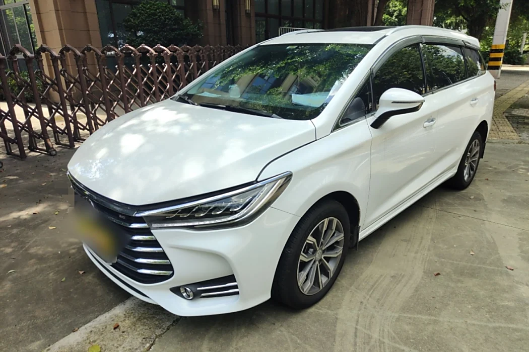 BYD Song MAX 2019 1.5T automatic Zhilian Ruiyi Sunroof type 6-seater Country VI