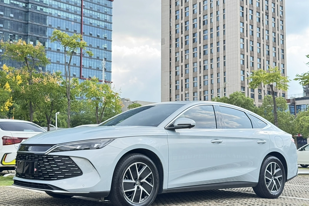 BYD Qin L 2024 DM-i 120KM leading type