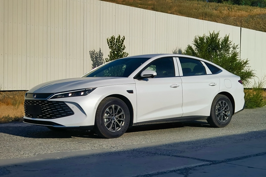 BYD Qin L 2025 DM-i Smart Driving Version 80KM leading type