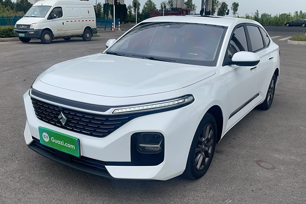 Baojun RC-5 2020 1.5L manual Zhiyao Luxury