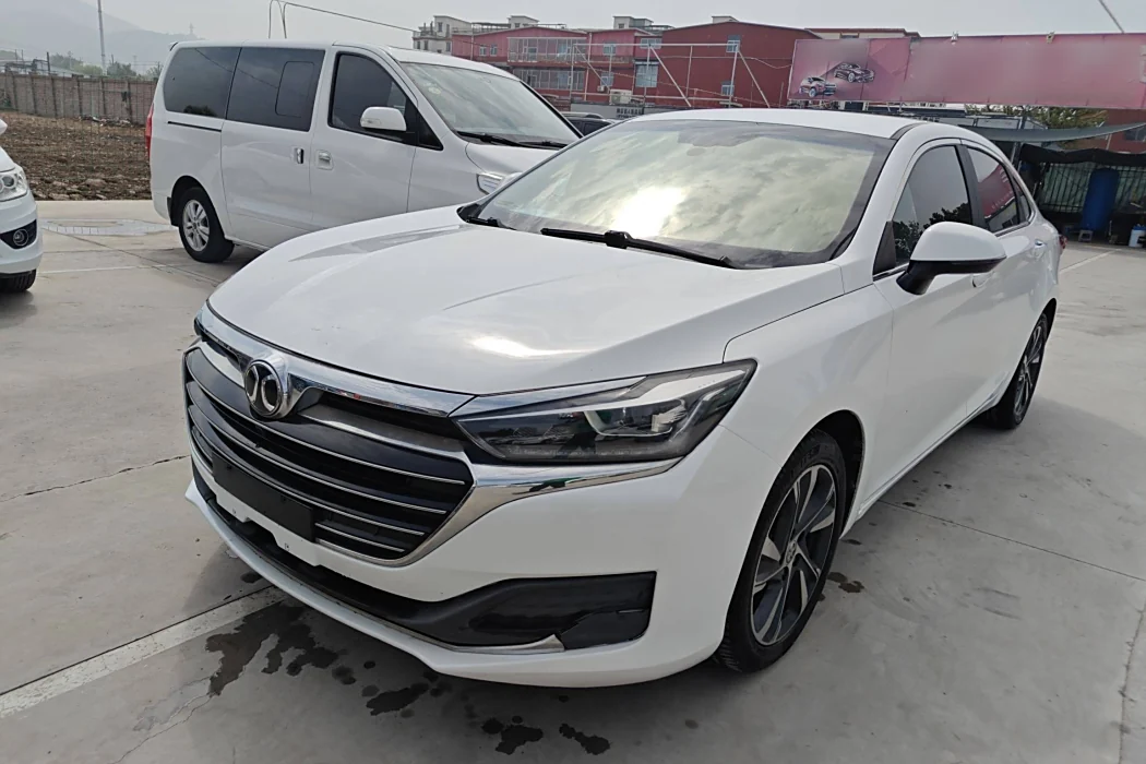 Beijing Automobile Beijing U7 2019 1.5T CVT Elite Edition Country V