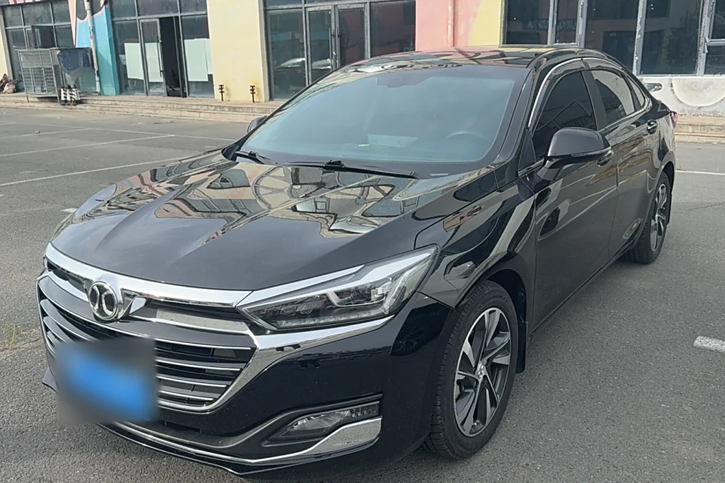 Beijing Automobile Beijing U7 2019 1.5T CVT New Smart Version National V
