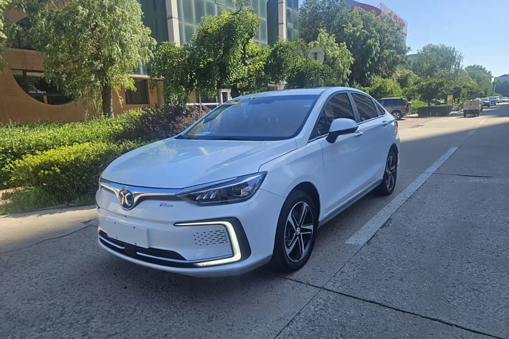 Beijing Automobile Beijing EU5 2018 R500 Zhifeng Edition