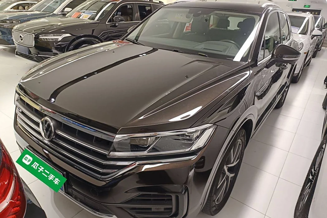 Volkswagen Touareg 2019 model 3.0 TSI Sharp Front Version Country VI