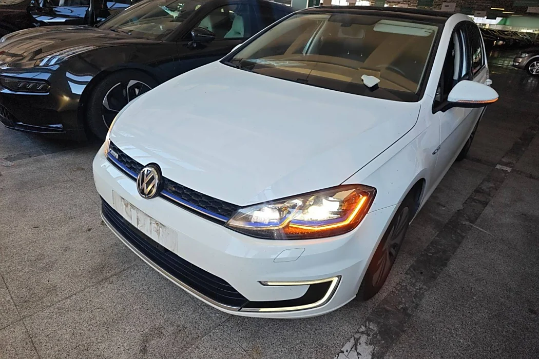 Volkswagen Golf*Pure Electric 2020 Chi