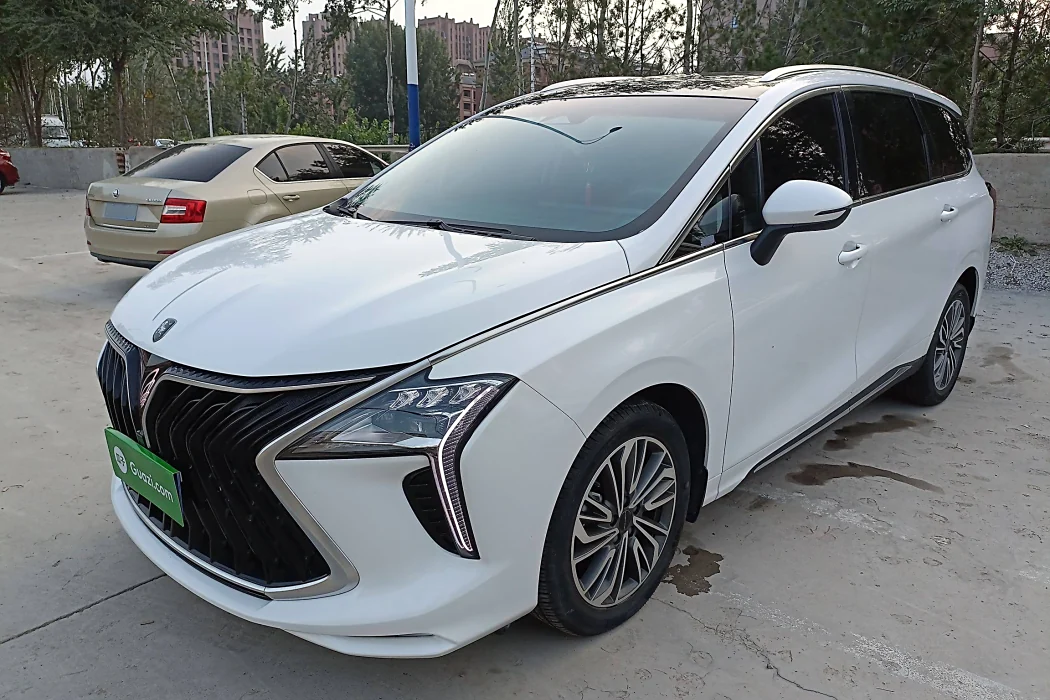 Dongfeng Fengxing Fengxing Yacht 2022 1.5T DCT Wind Chasing Version