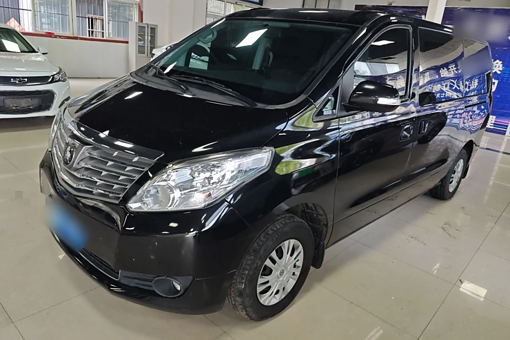 Dongfeng Popular Lingzhi PLUS 2022 Travel Version 2.0L Manual Comfort 7-seater