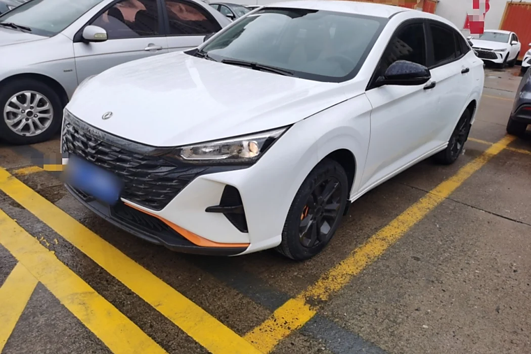 Dongfeng Fengshen Yixuan 2023 Mach Version 1.5L Automatic Wind Chasing Version