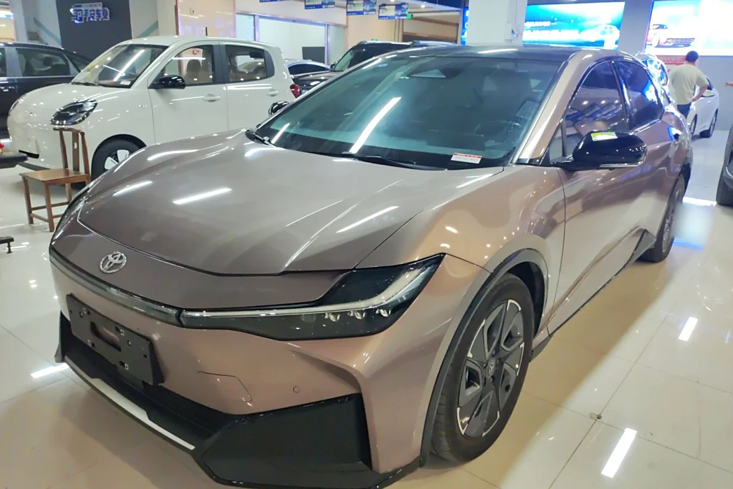 Toyota bZ3 2023 model 616km long battery life Premium