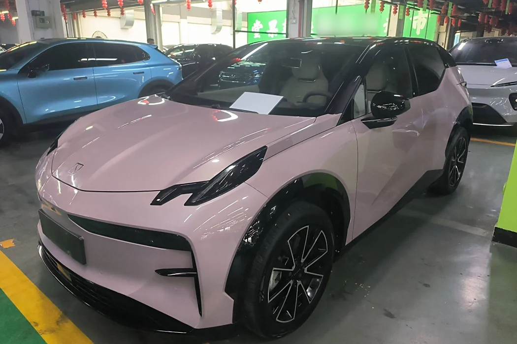 Extreme Kryptonite X 2023 Rear Drive YOU Edition 4-Seater