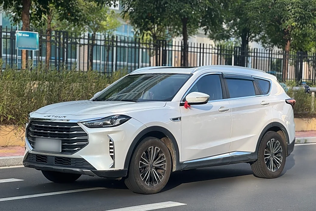 Jietu X70 PLUS 2021 facelift 1.5 T DCT Mountain PRO 5 seats