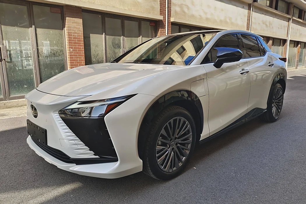Lexus RZ 2023 450e four-wheel drive vertical collar version