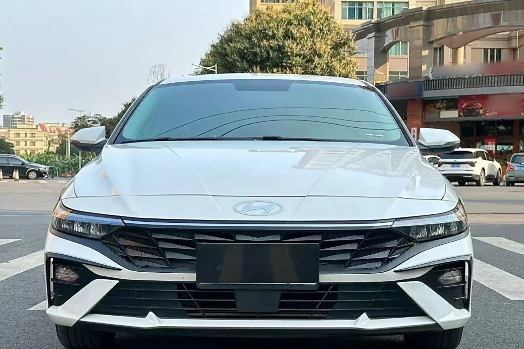 Hyundai Elantra 2023 1.5L CVT GLX Elite Edition