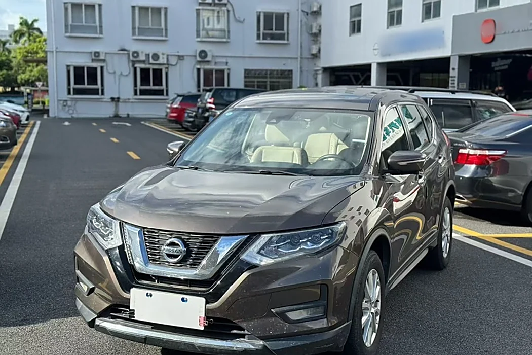 Nissan Qijun 2020 2.0 L XL Premium CVT 2WD Zhilian Exclusive Edition