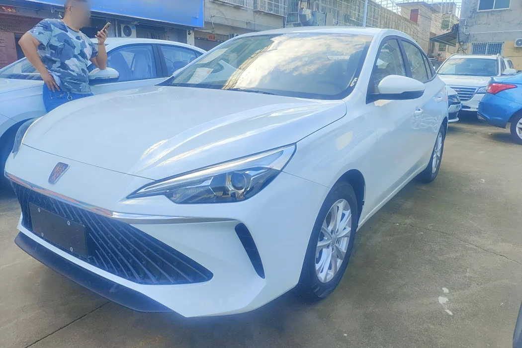 Roewe i5 2023 1.5L Manual Comfort Edition