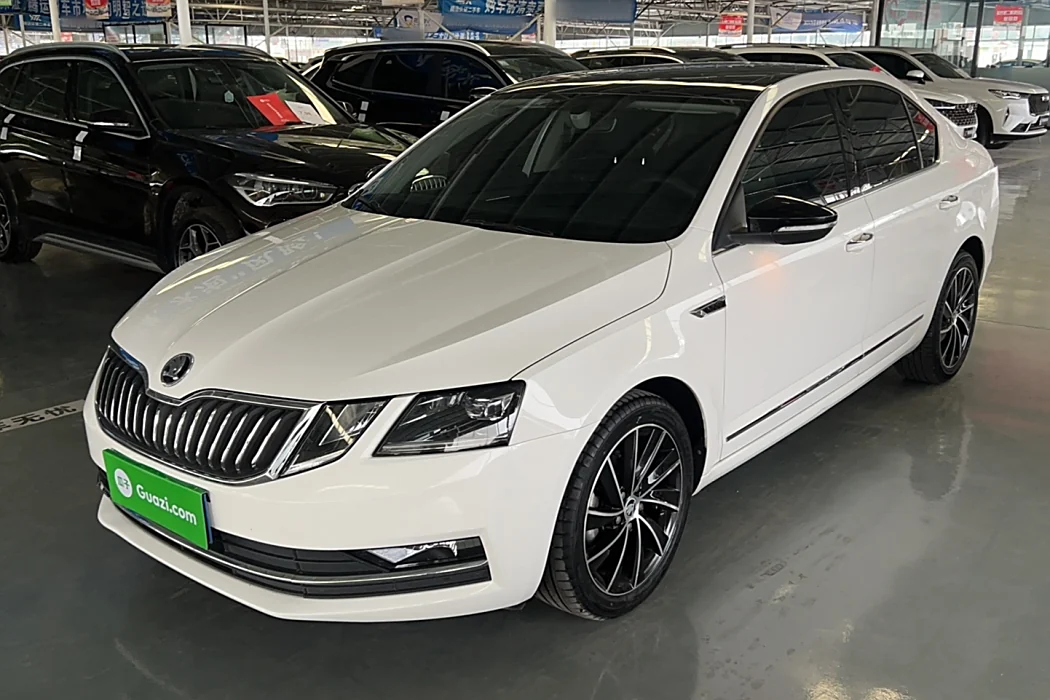 Skoda Octavia 2019 model ZI280 DSG Zhixing Deluxe Edition Country VI