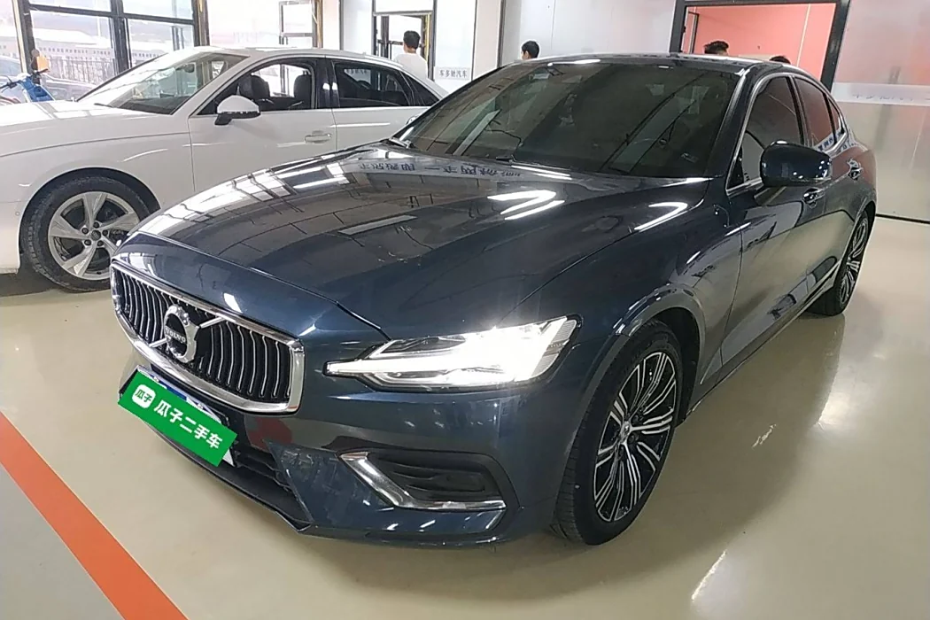 VOLVO S60 2022 B4 Intelligent Luxury Edition