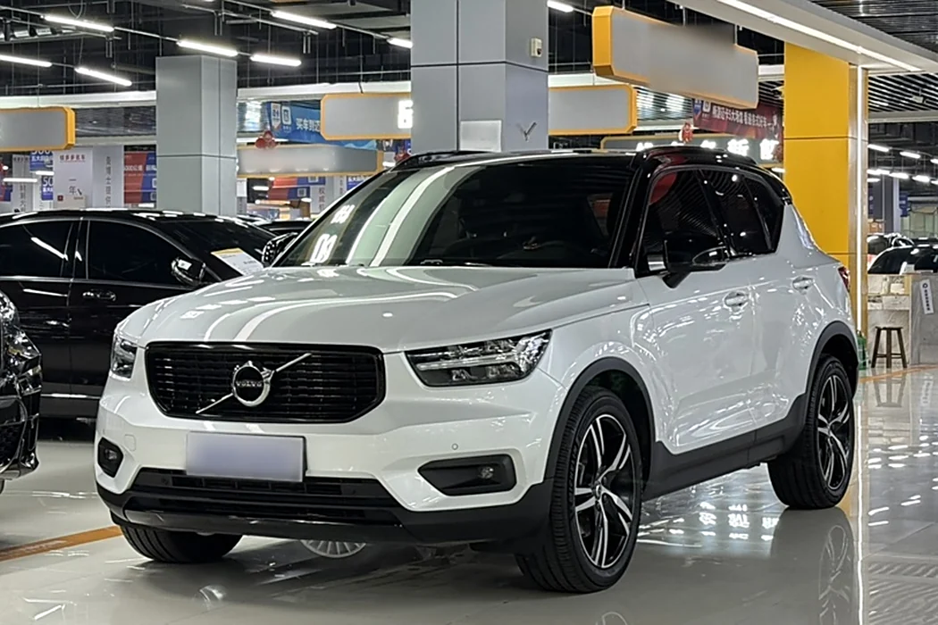 Volvo XC40 2020 T4 four-wheel drive Zhiyuan Sports Edition