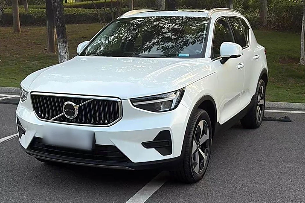 Volvo XC40 2024 B4 four-wheel drive Zhiyuan Deluxe Edition