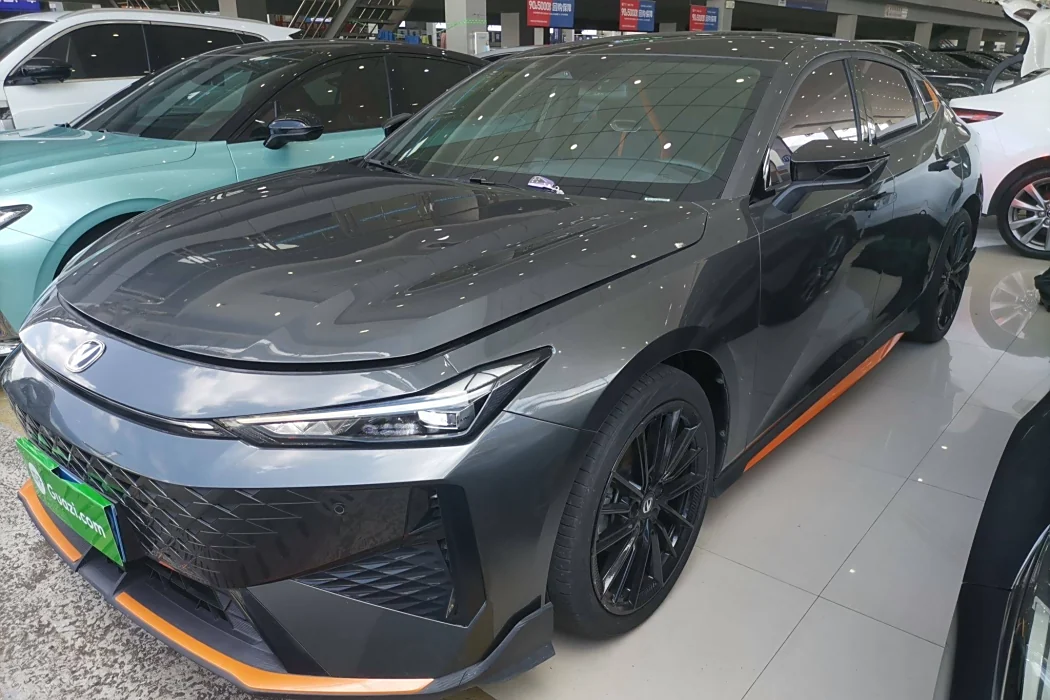Changan UNI-V 2024 1.5T Premium Sports Type