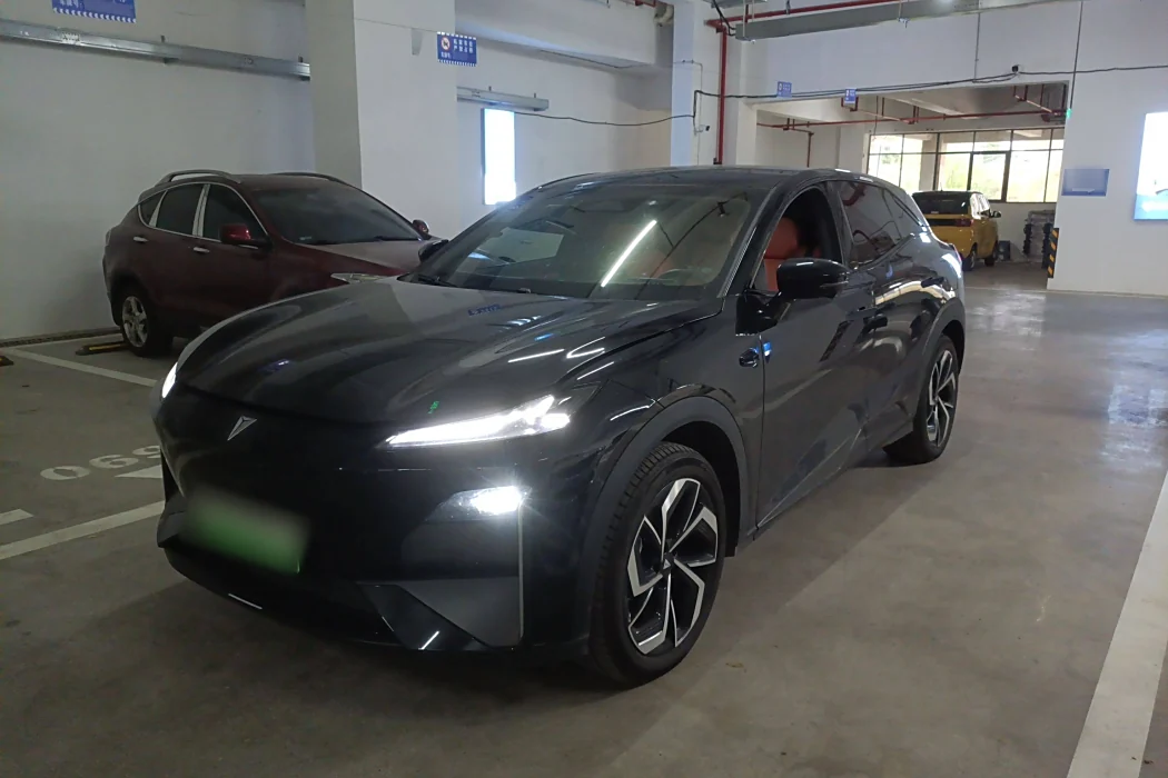 Dark Blue Car Dark Blue S07 2025 215Max Huawei Qiankun Smart Driving ADS SE Range-extended version