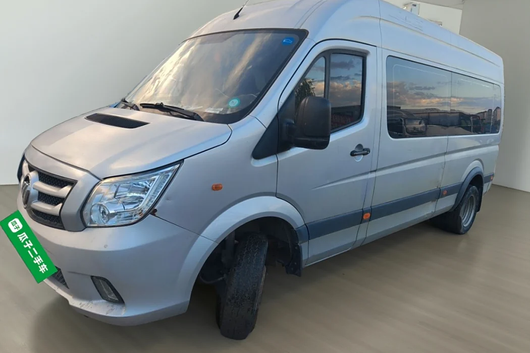 Foton Tuano 2019 2.5T multi-function extended shaft, top 5-7 seats, rear tires 4J25TC3