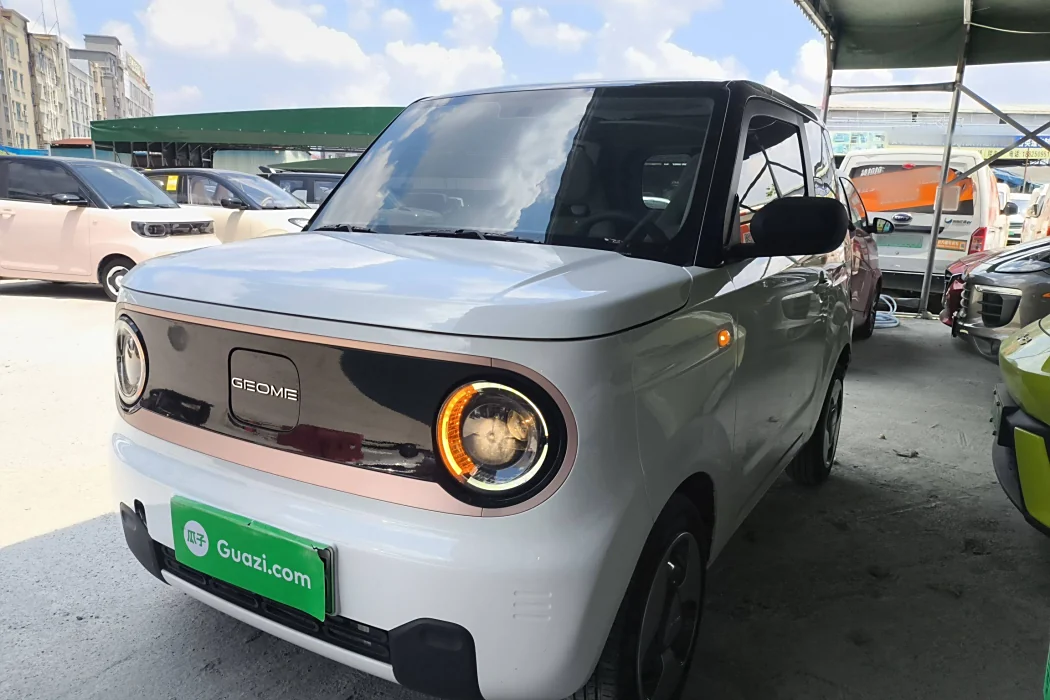 Автомобиль Geely 2023 Panda mini 200-километровый медведь с выносливостью