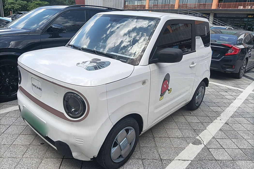 Автомобиль Geely 2023 Panda mini 200-километровый медведь с выносливостью