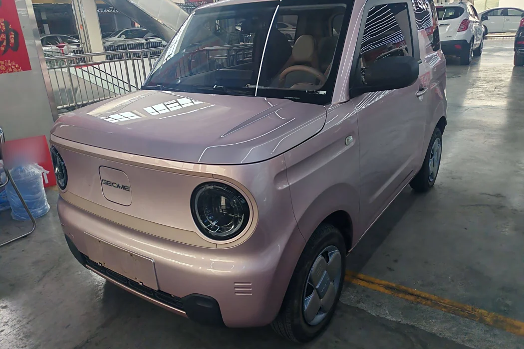 Автомобиль Geely 2023 Panda mini 200-километровый медведь с выносливостью