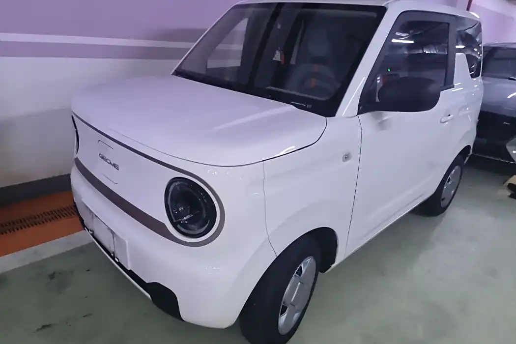 Автомобиль Geely 2023 Panda mini 200-километровый медведь с выносливостью