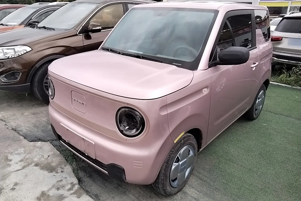 Автомобиль Geely 2023 Panda mini 200-километровый медведь с выносливостью